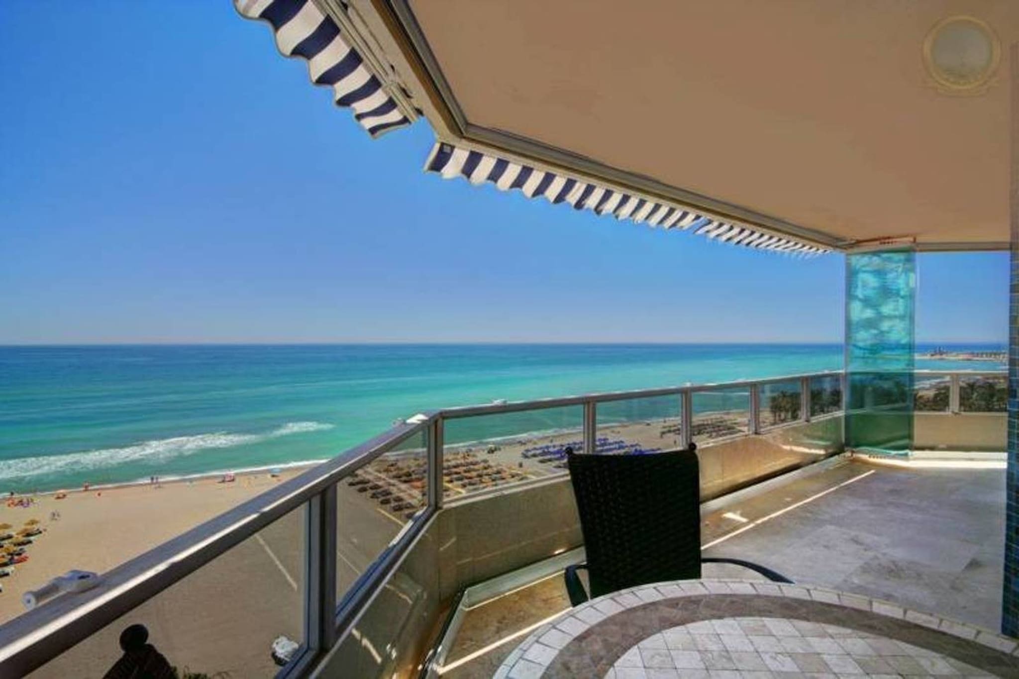  in Torremolinos - Luxury Suite Penthouse 4 bedrooms facing the sea