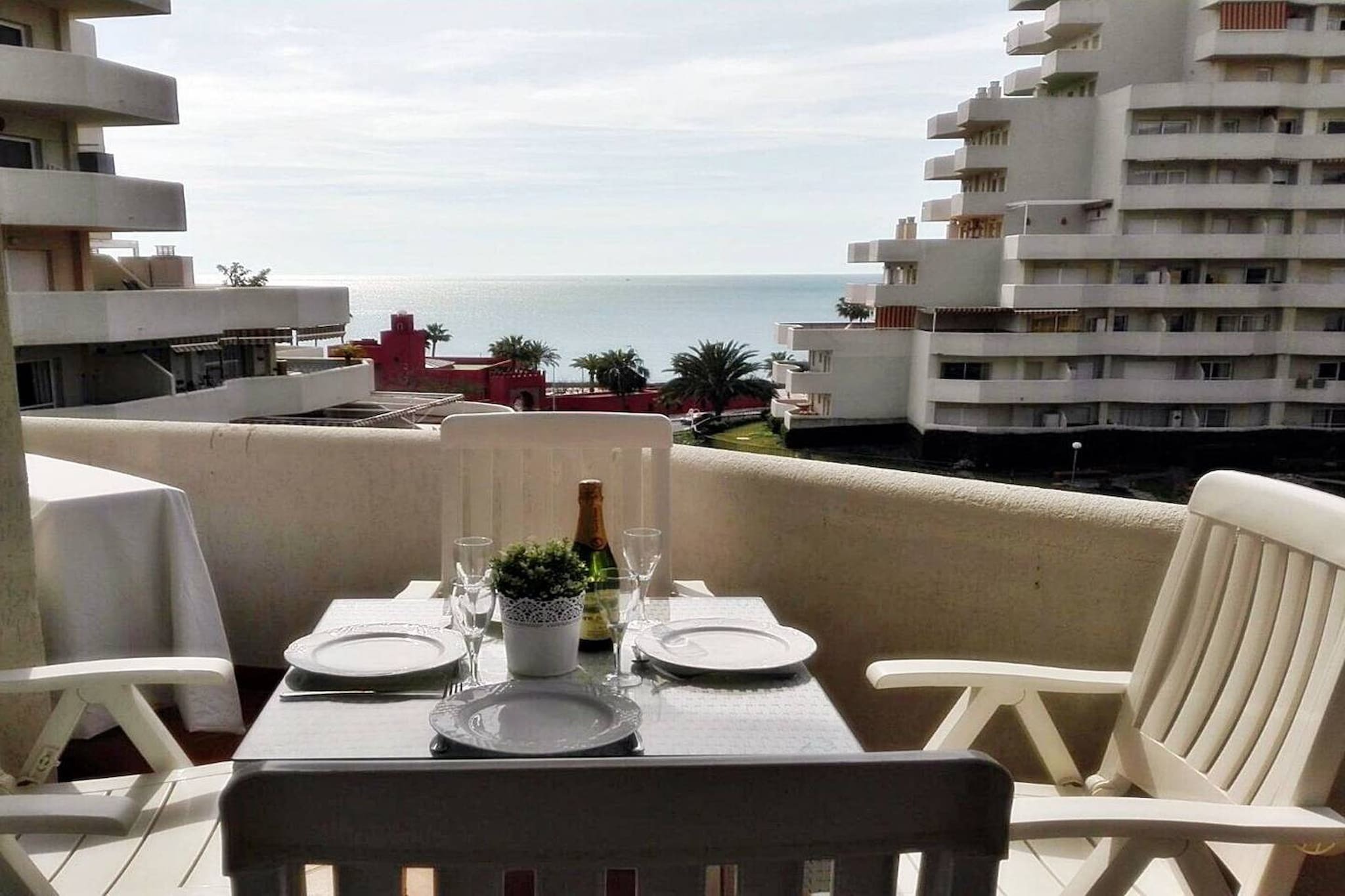  in Benalmádena - Benalbeach Apartment with Side Sea Views