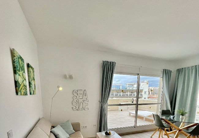 Apartment in Benalmádena - Luxury Sea View Apartment with 2 Terraces