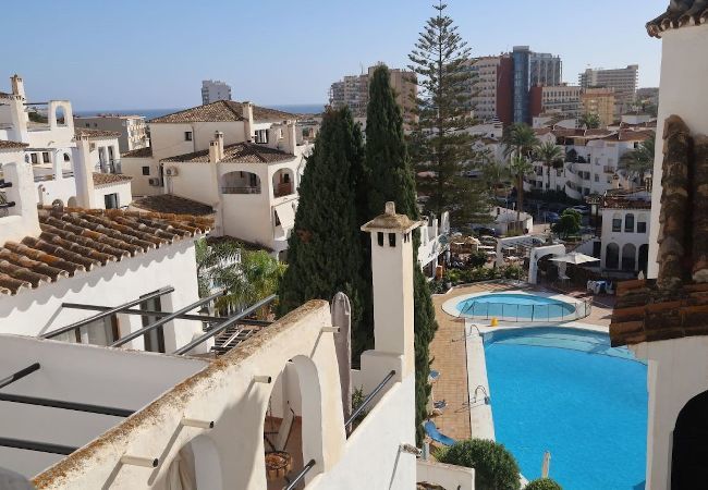 Apartment in Benalmádena - Luxury Apartment with Pool and Terrace