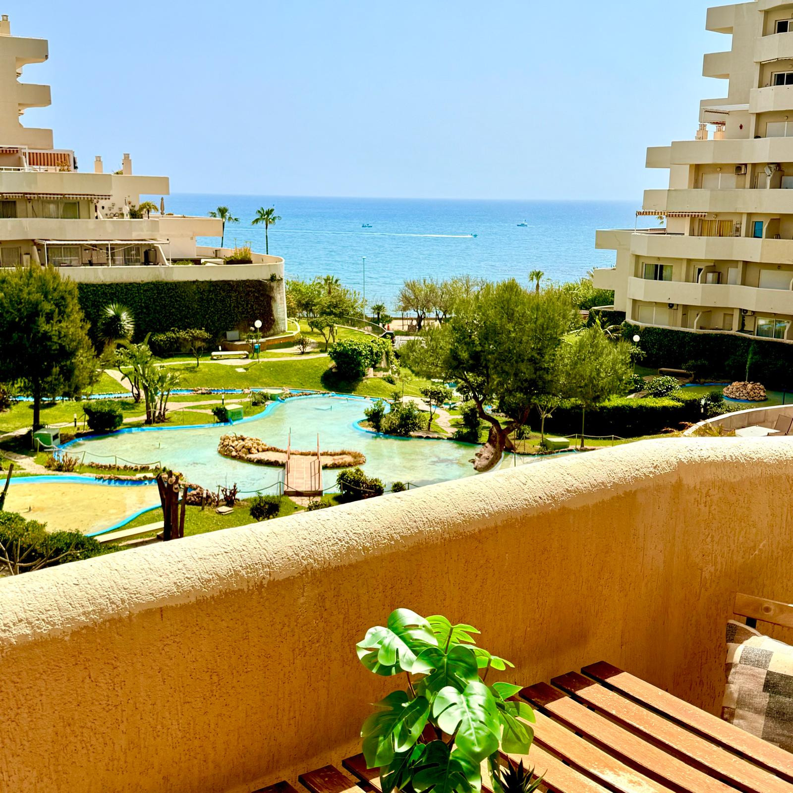  in Benalmádena - Benalbeach Apartment with Sea & Garden View 