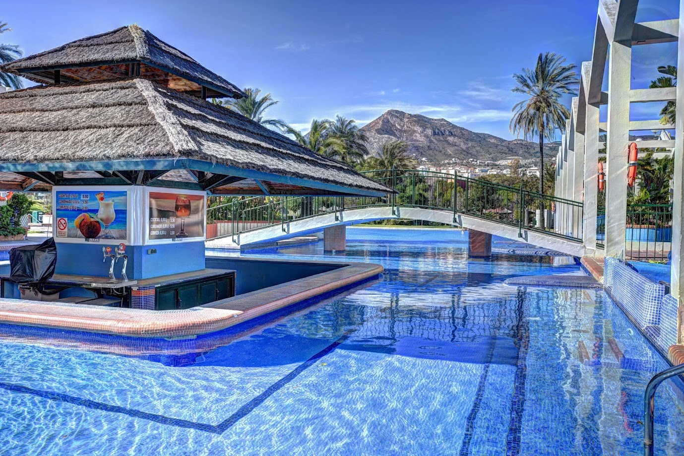  in Benalmádena - Benalbeach Apartment with Garden and Sea View