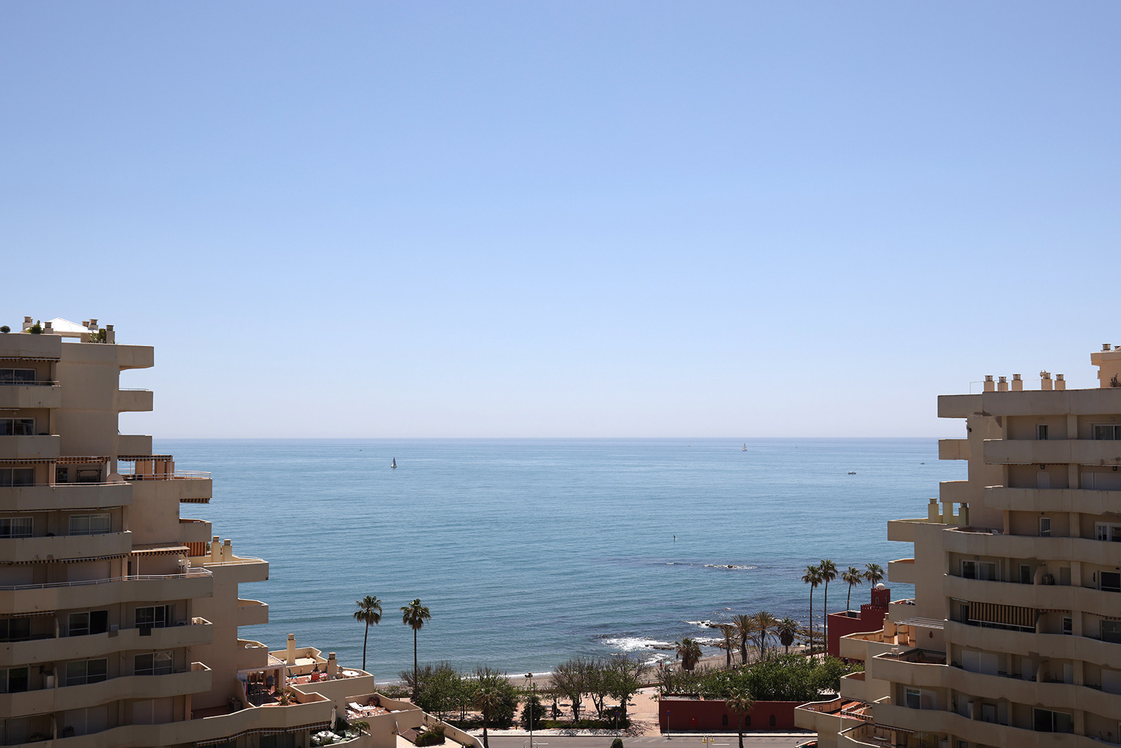  in Benalmádena - Charming Apartment with Sea and Garden View