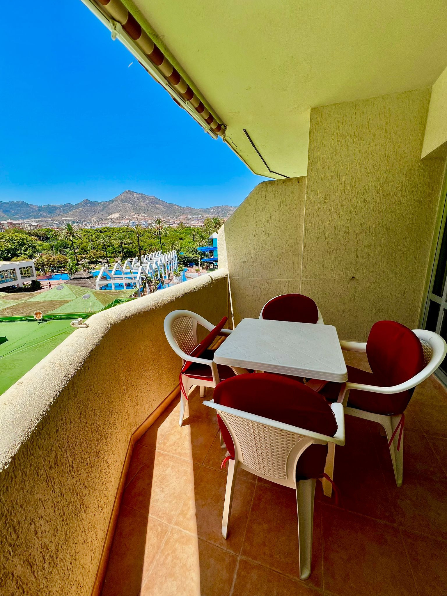 in Benalmádena - Pool View Apartment in Benalbeach