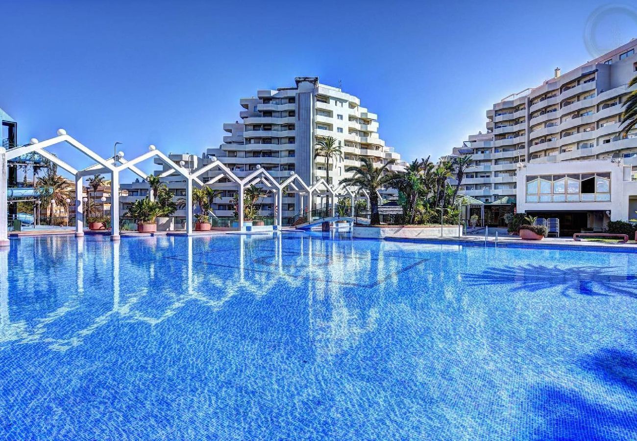 Apartment in Benalmádena - Large Apartment Side Sea View Benalbeach