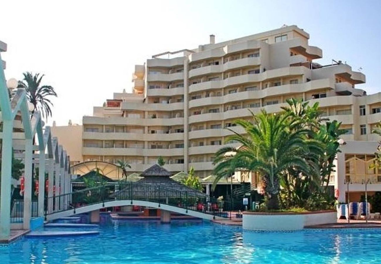 Apartment in Benalmádena - Large Apartment Side Sea View Benalbeach