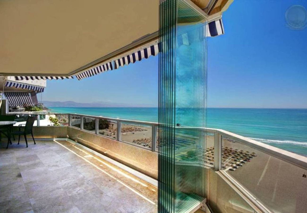 Apartment in Torremolinos - Luxury Suite Penthouse 4 bedrooms facing the sea