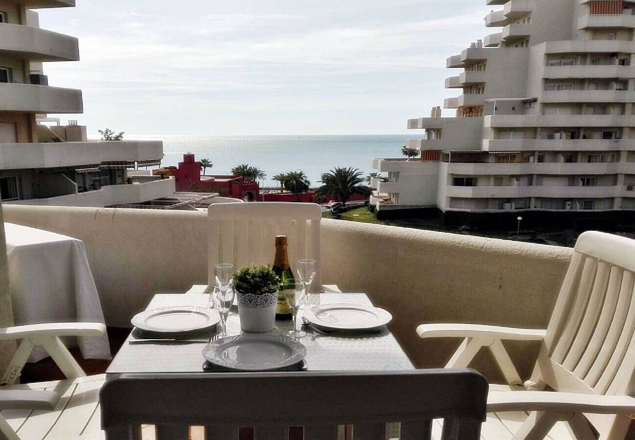 Apartment in Benalmádena - Benalbeach Apartment with Side Sea Views