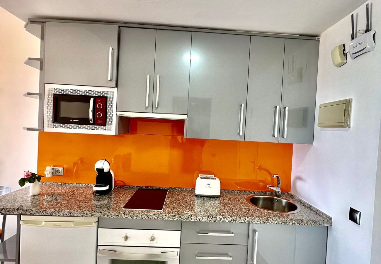 Studio in Benalmádena - Spacious Studio in Benalbeach with sea views