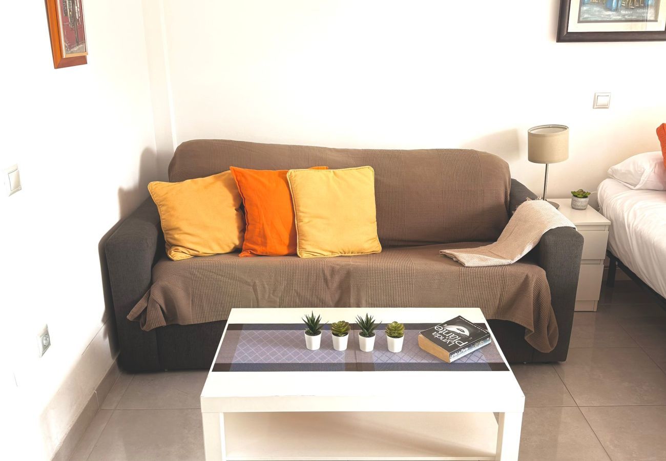 Studio in Benalmádena - Spacious Studio in Benalbeach with sea views