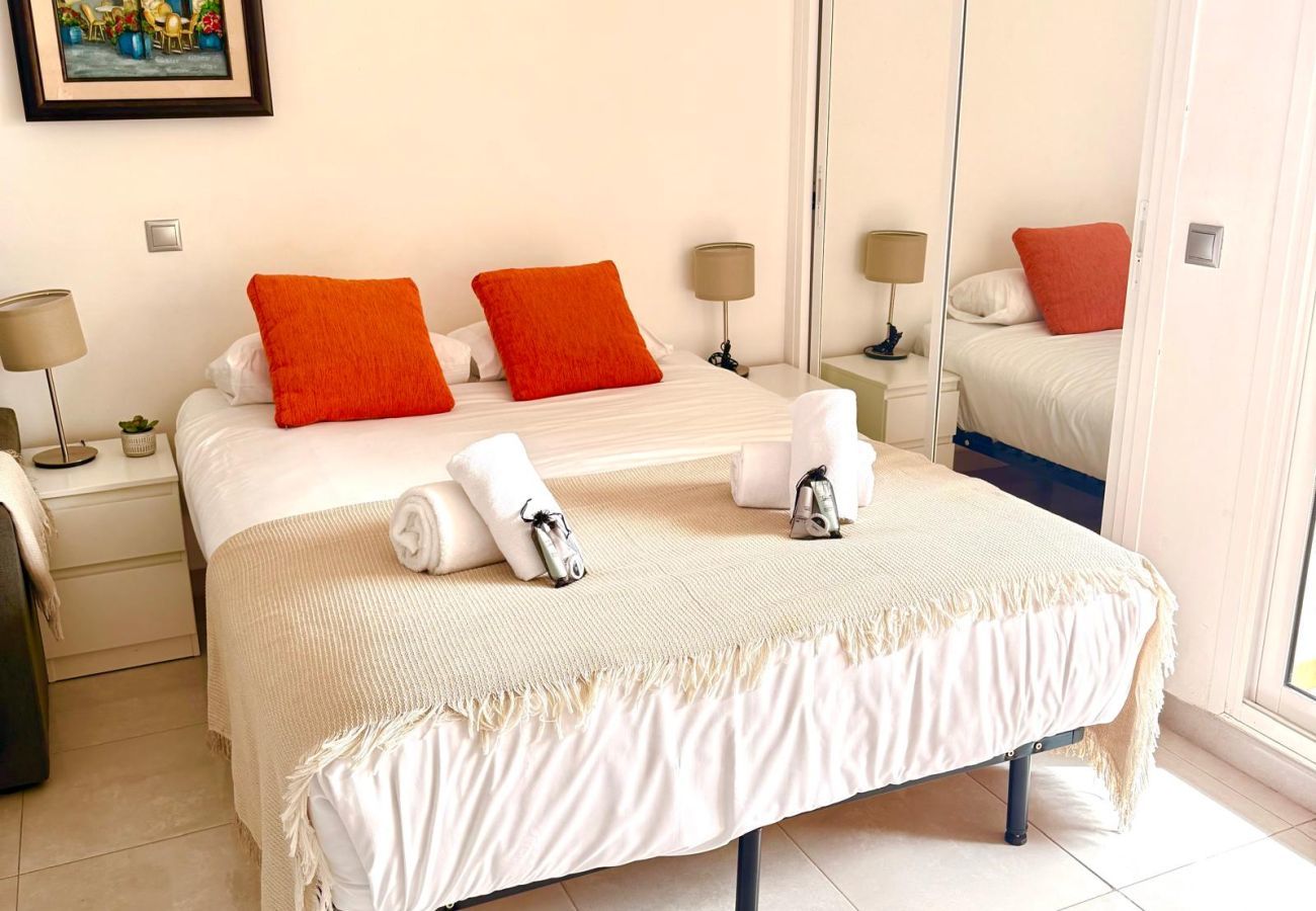 Studio in Benalmádena - Spacious Studio in Benalbeach with sea views