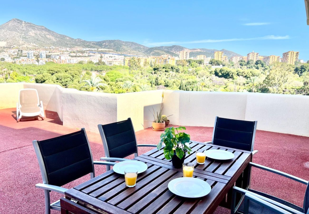 Apartment in Benalmádena - Apartment Large Terrace Sea & Mountain Benalbeach