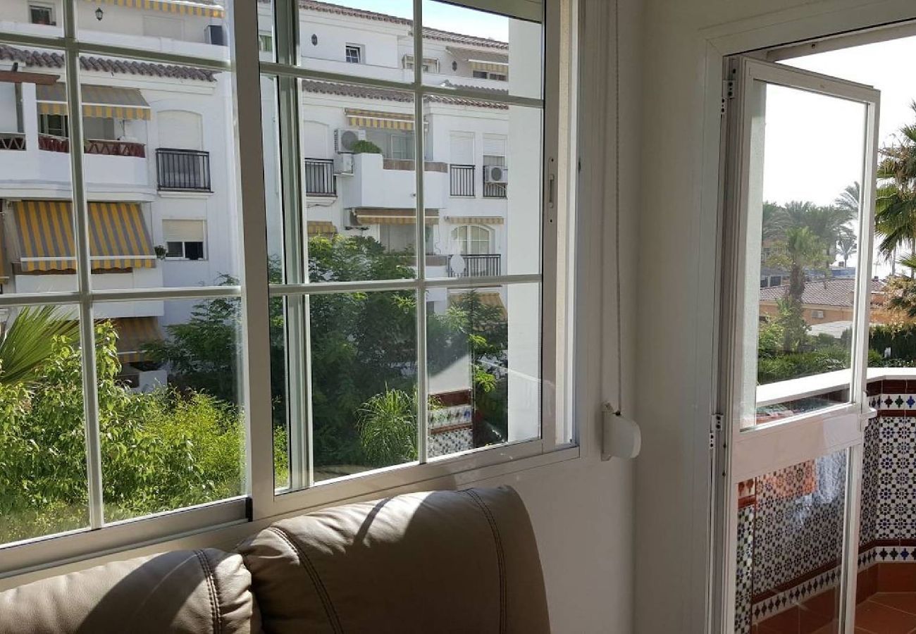 Apartment in Benalmádena - Family Apartment with 2 bedrooms