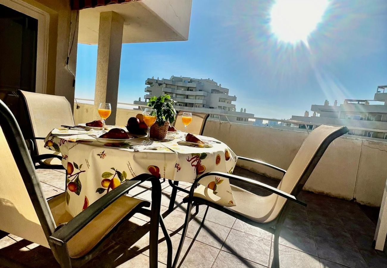 Apartment in Benalmádena - Apartment with sea views and large terrace