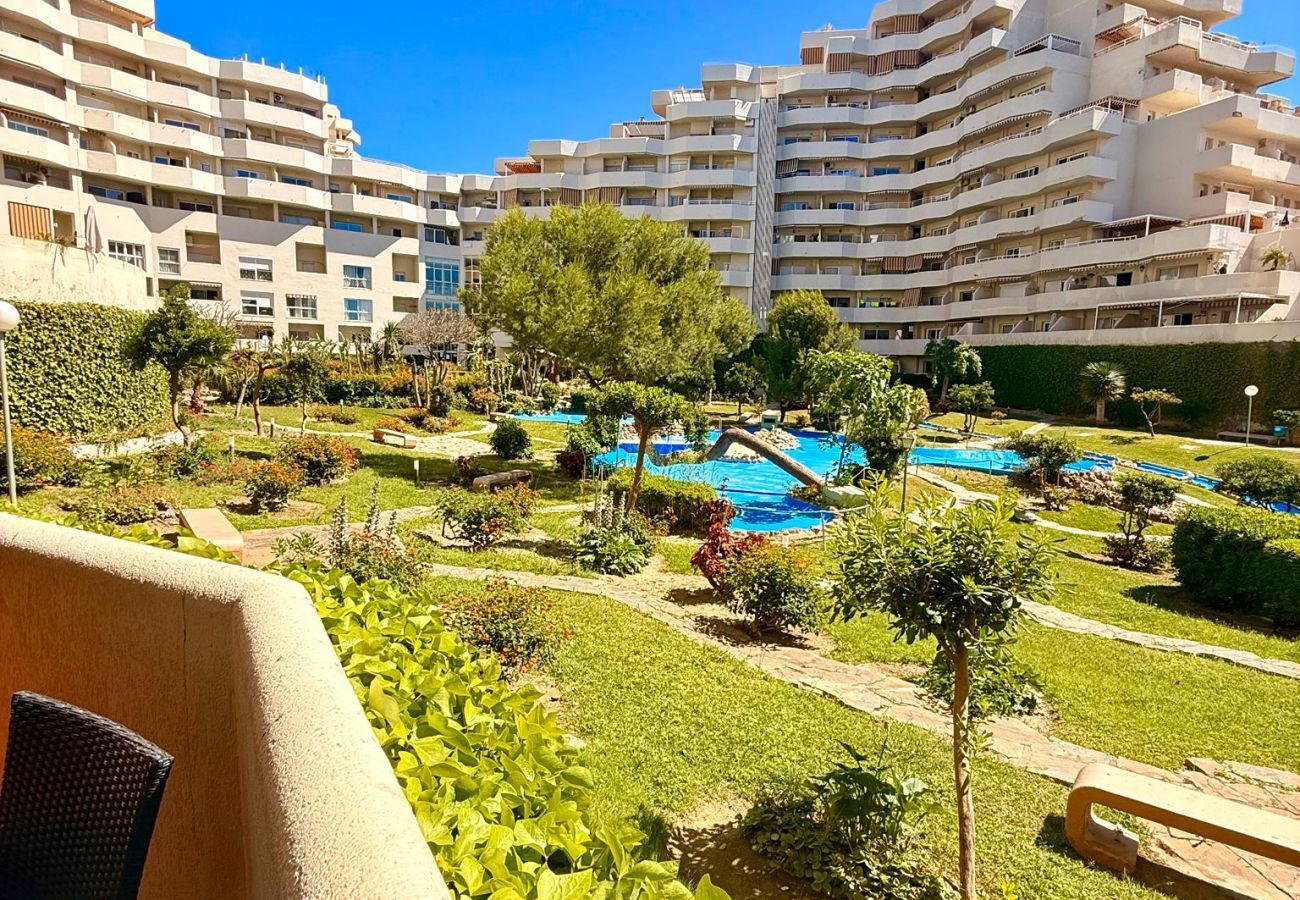 Apartment in Benalmádena - Lovely Sea and Garden View Apartment Benalbeach