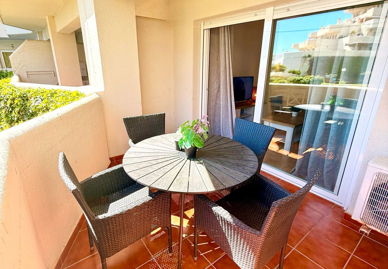 Apartment in Benalmádena - Lovely Sea and Garden View Apartment Benalbeach