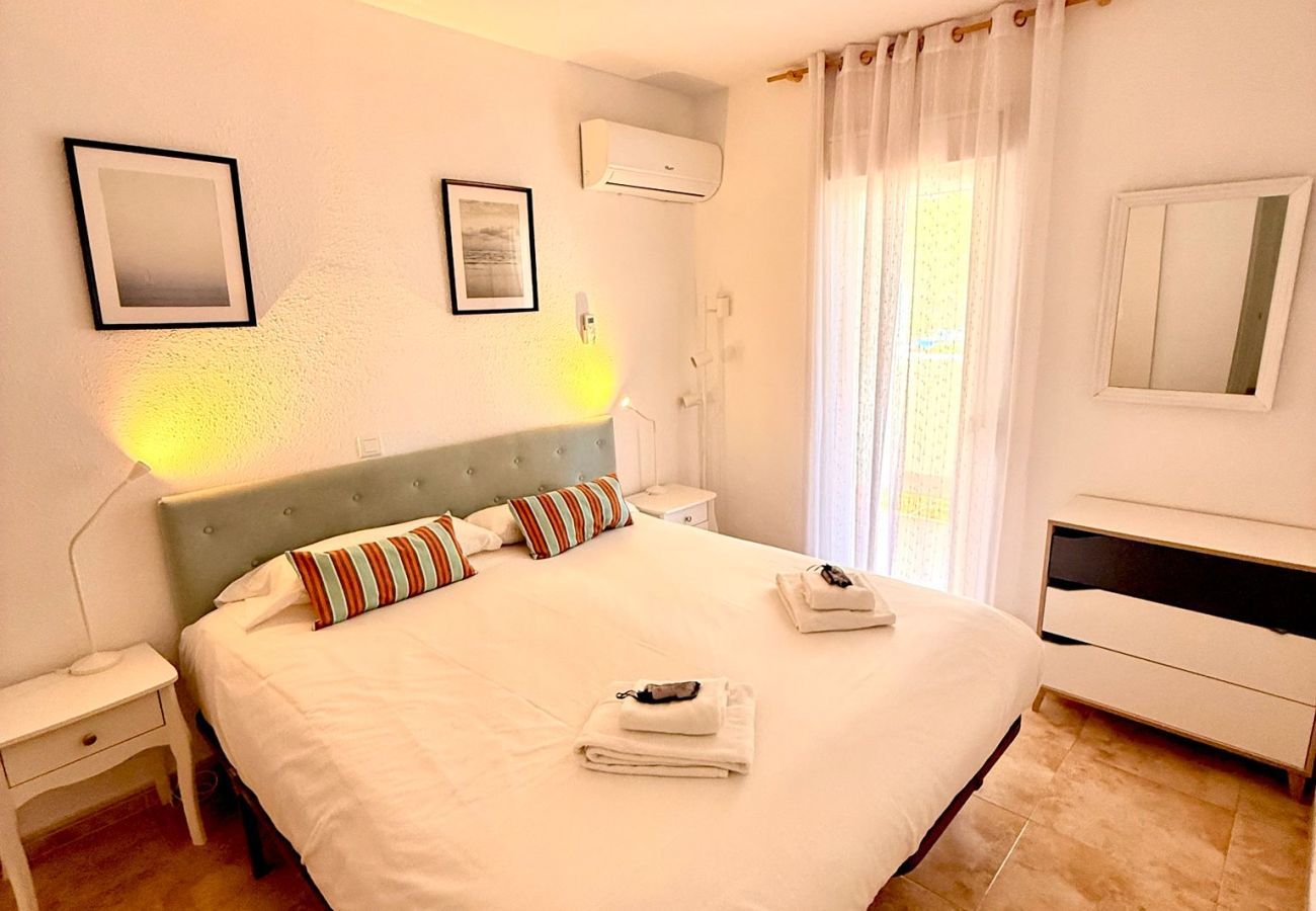 Apartment in Benalmádena - Lovely Sea and Garden View Apartment Benalbeach