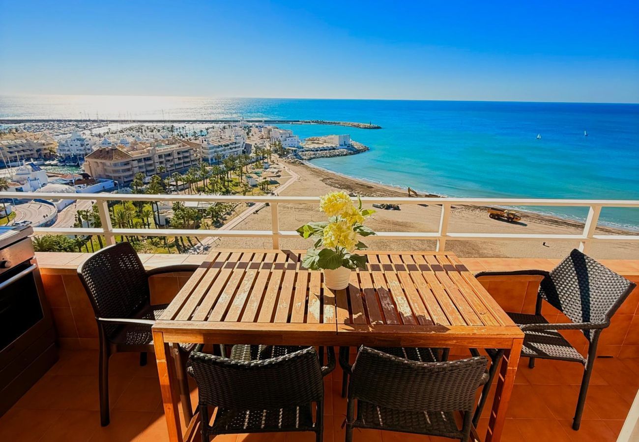 Apartment in Benalmádena - Deluxe penthouse with sea views near Puerto Marina