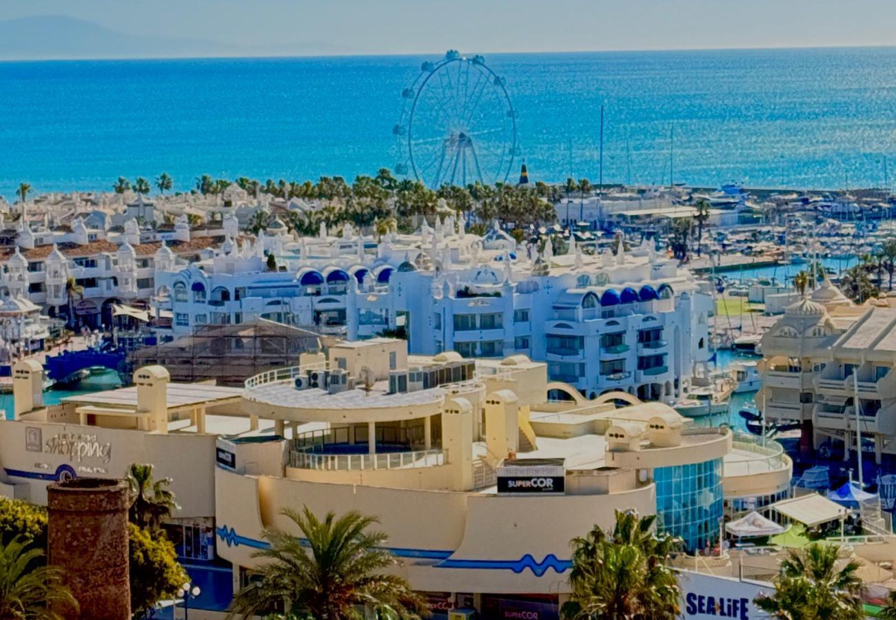 Apartment in Benalmádena - Deluxe penthouse with sea views near Puerto Marina