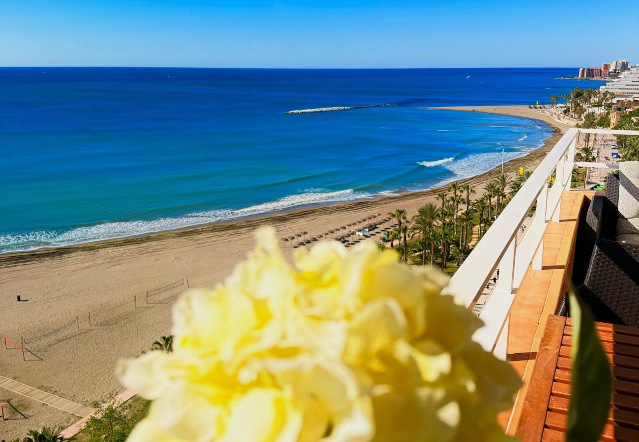 Apartment in Benalmádena - Deluxe penthouse with sea views near Puerto Marina