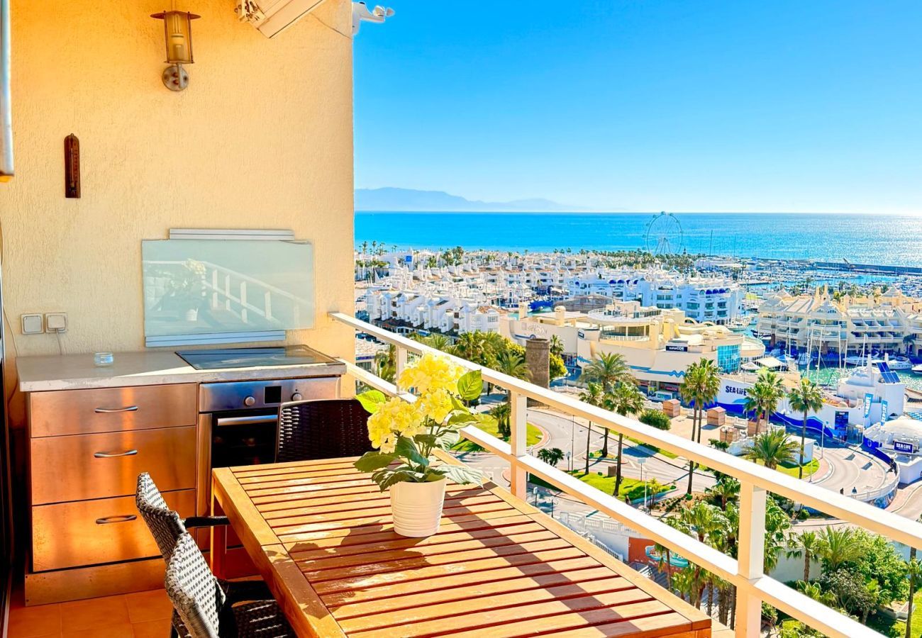Apartment in Benalmádena - Deluxe penthouse with sea views near Puerto Marina