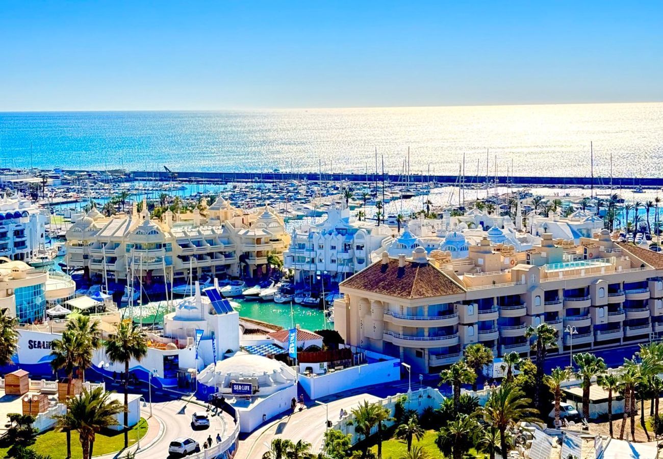 Apartment in Benalmádena - Deluxe penthouse with sea views near Puerto Marina