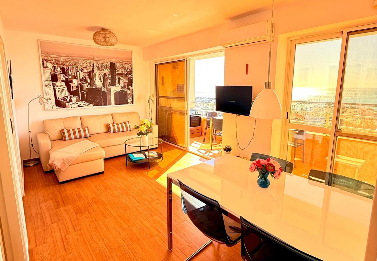 Apartment in Benalmádena - Deluxe penthouse with sea views near Puerto Marina