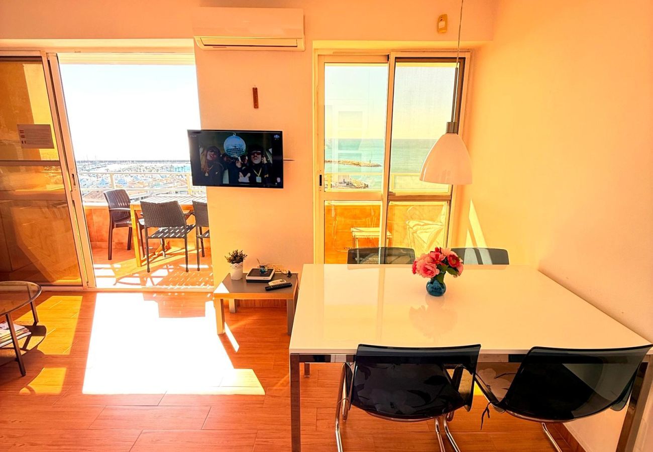 Apartment in Benalmádena - Deluxe penthouse with sea views near Puerto Marina