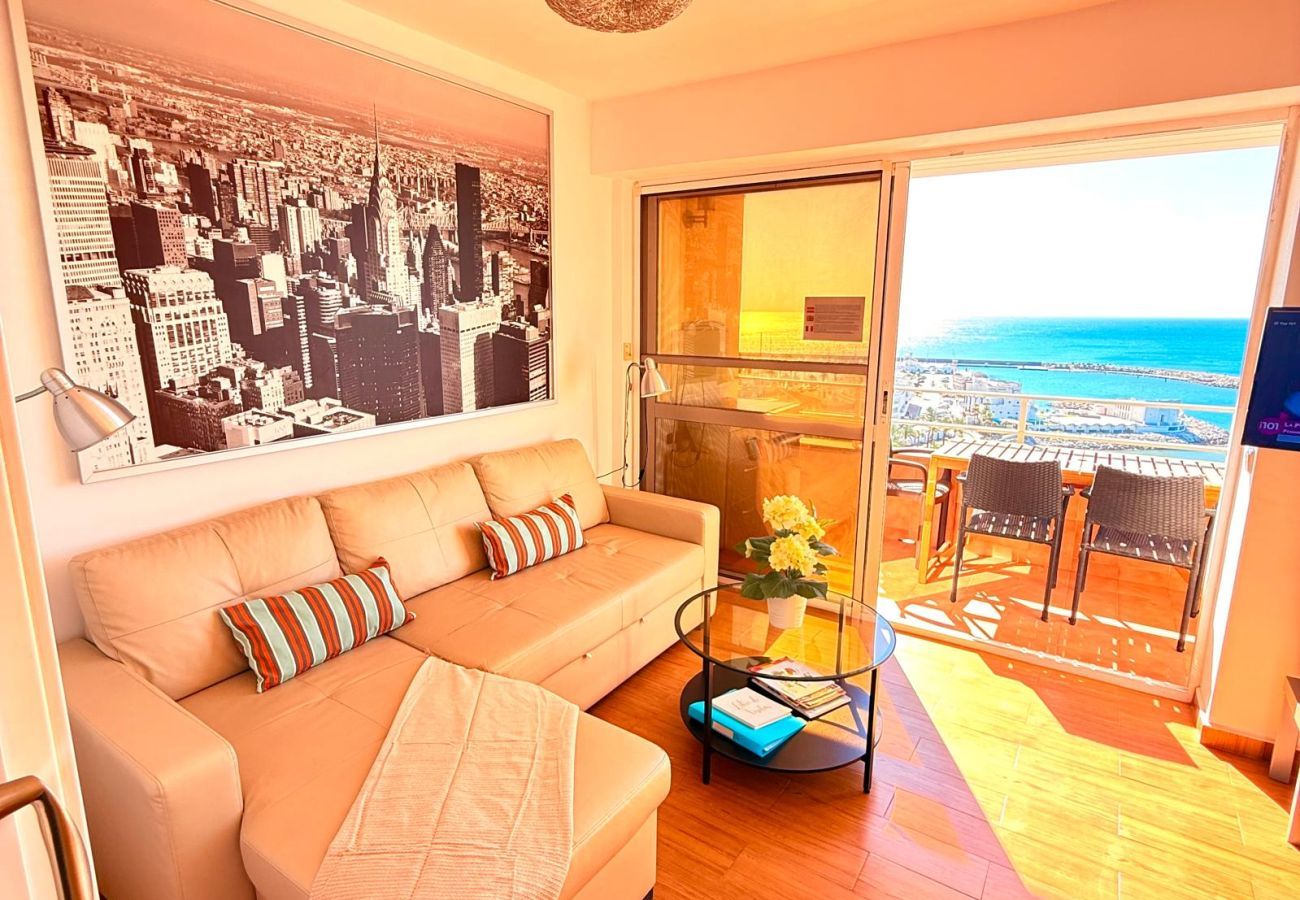 Apartment in Benalmádena - Deluxe penthouse with sea views near Puerto Marina