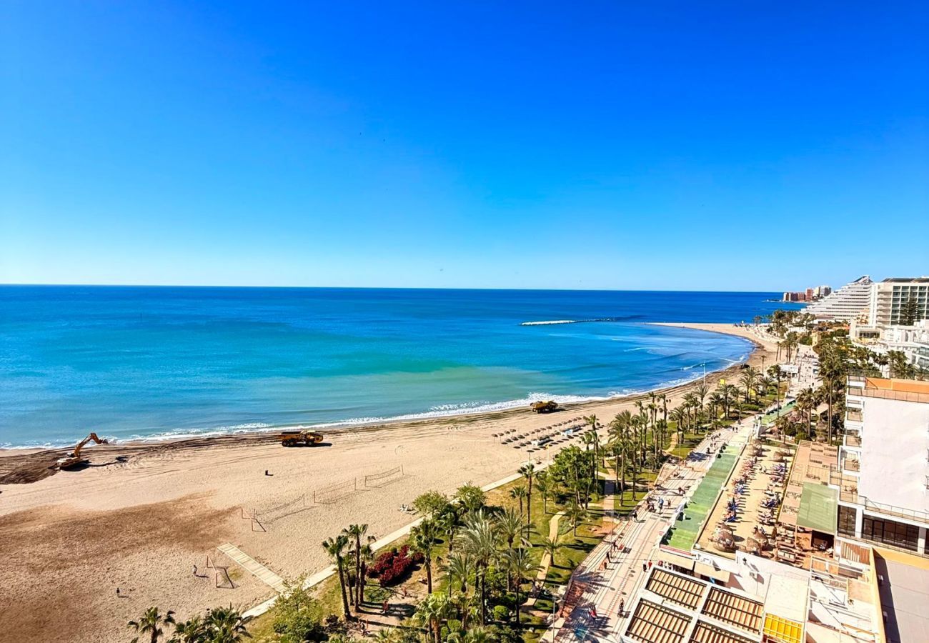 Apartment in Benalmádena - Deluxe penthouse with sea views near Puerto Marina