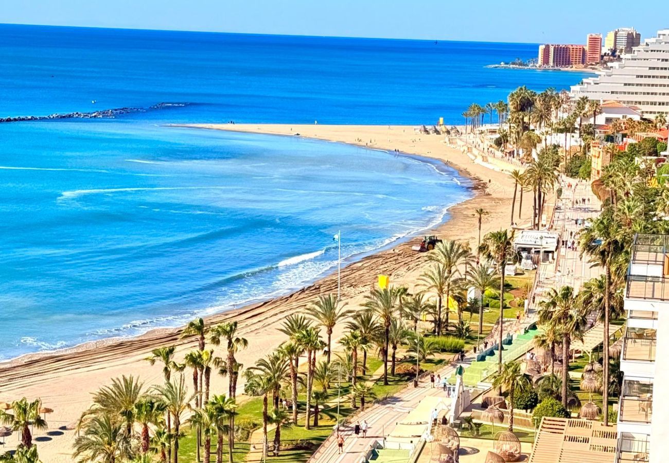 Apartment in Benalmádena - Deluxe penthouse with sea views near Puerto Marina