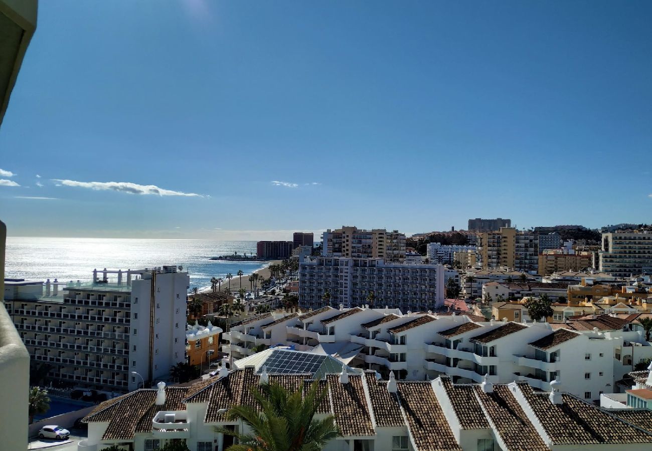 Apartment in Benalmádena - Luxury Apartment in BenalBeach with Beach Views