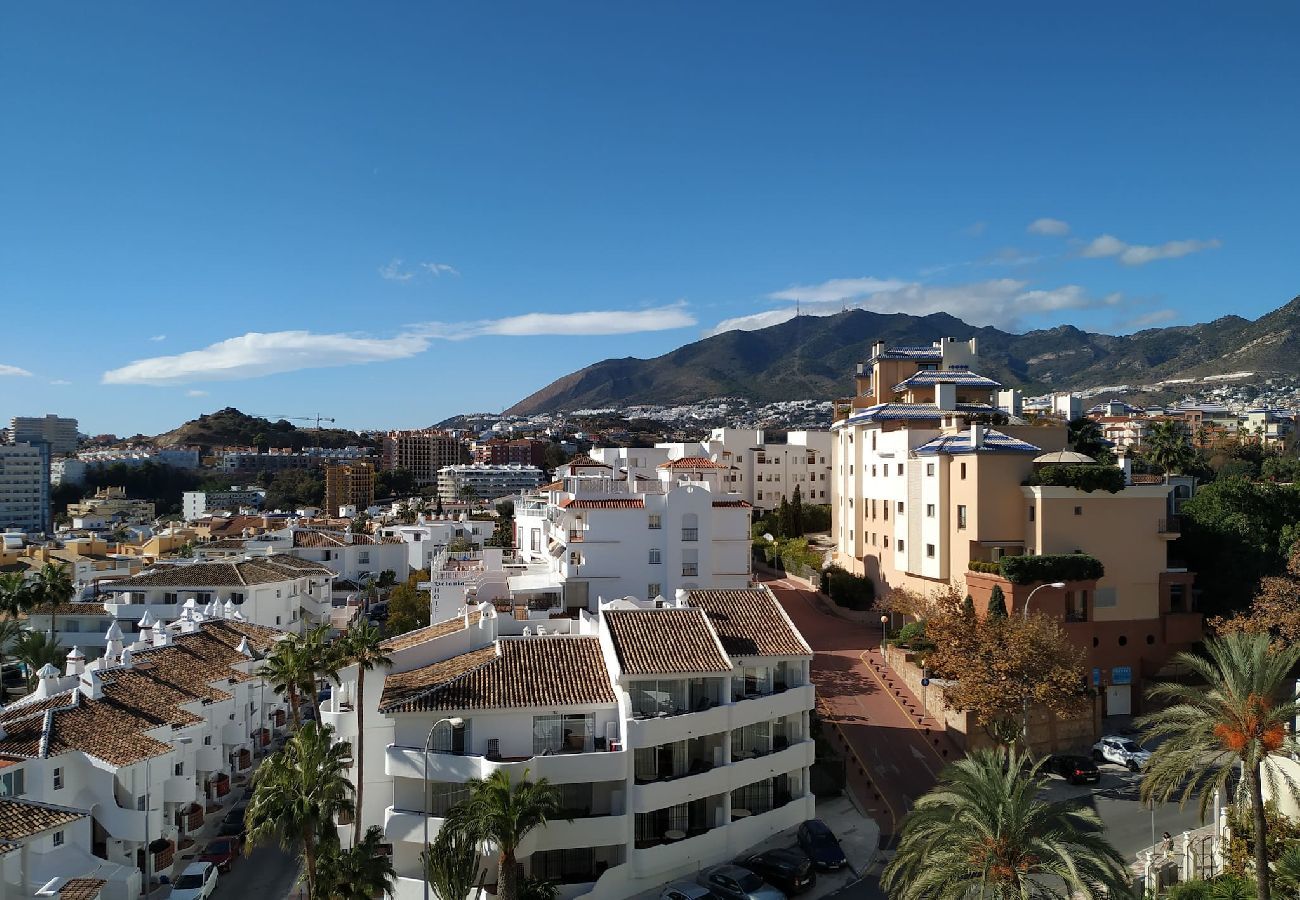 Apartment in Benalmádena - Luxury Apartment in BenalBeach with Beach Views