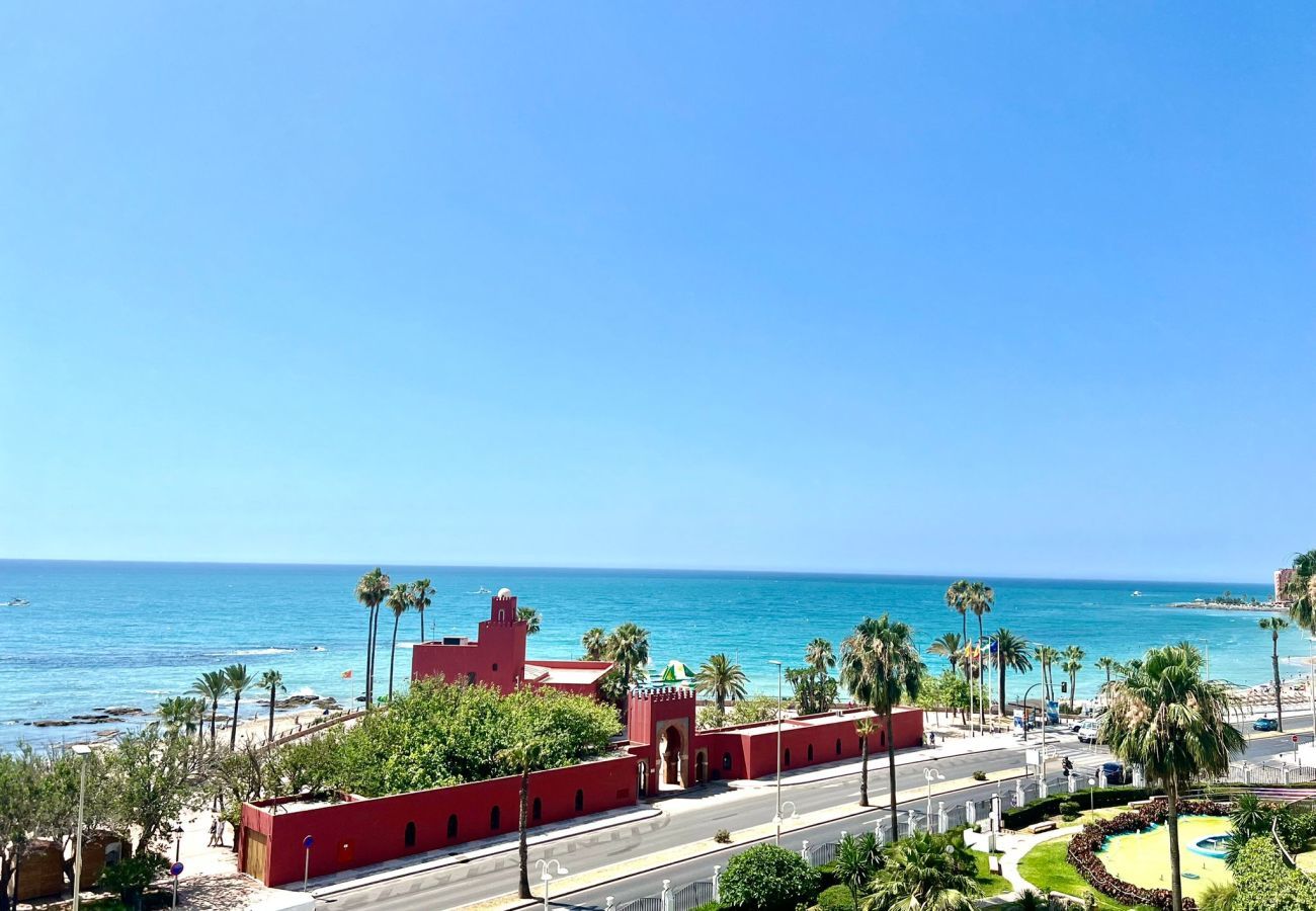 Apartment in Benalmádena - Benalbeach Sea Front Apartment with Large Terrace