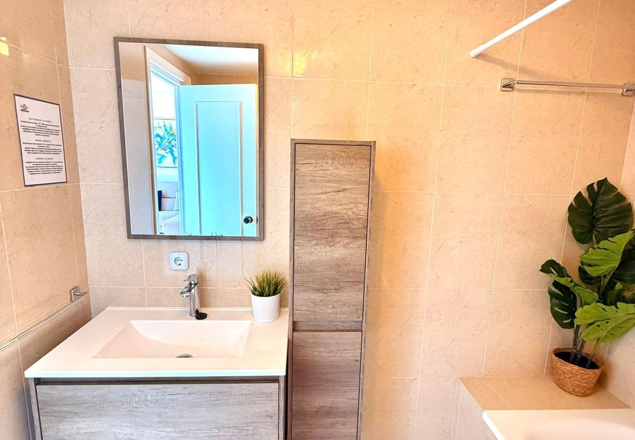 Apartment in Benalmádena - Large Deluxe Front Sea View Apartment Benalbeach