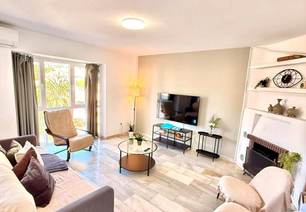 Apartment in Benalmádena - 1 Bedroom Apartment with Large Terrace and BBQ