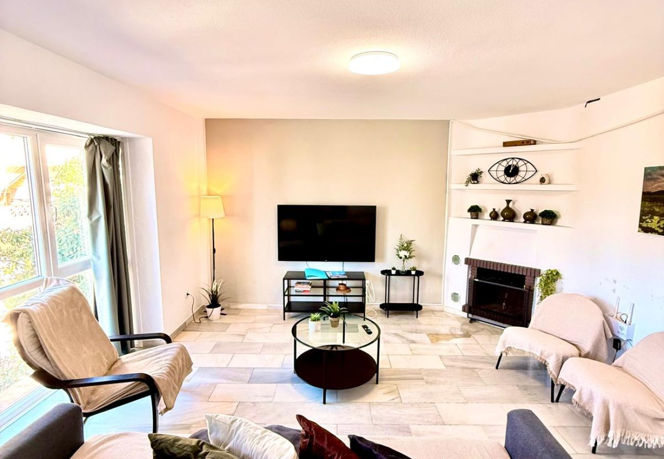 Apartment in Benalmádena - 1 Bedroom Apartment with Large Terrace and BBQ