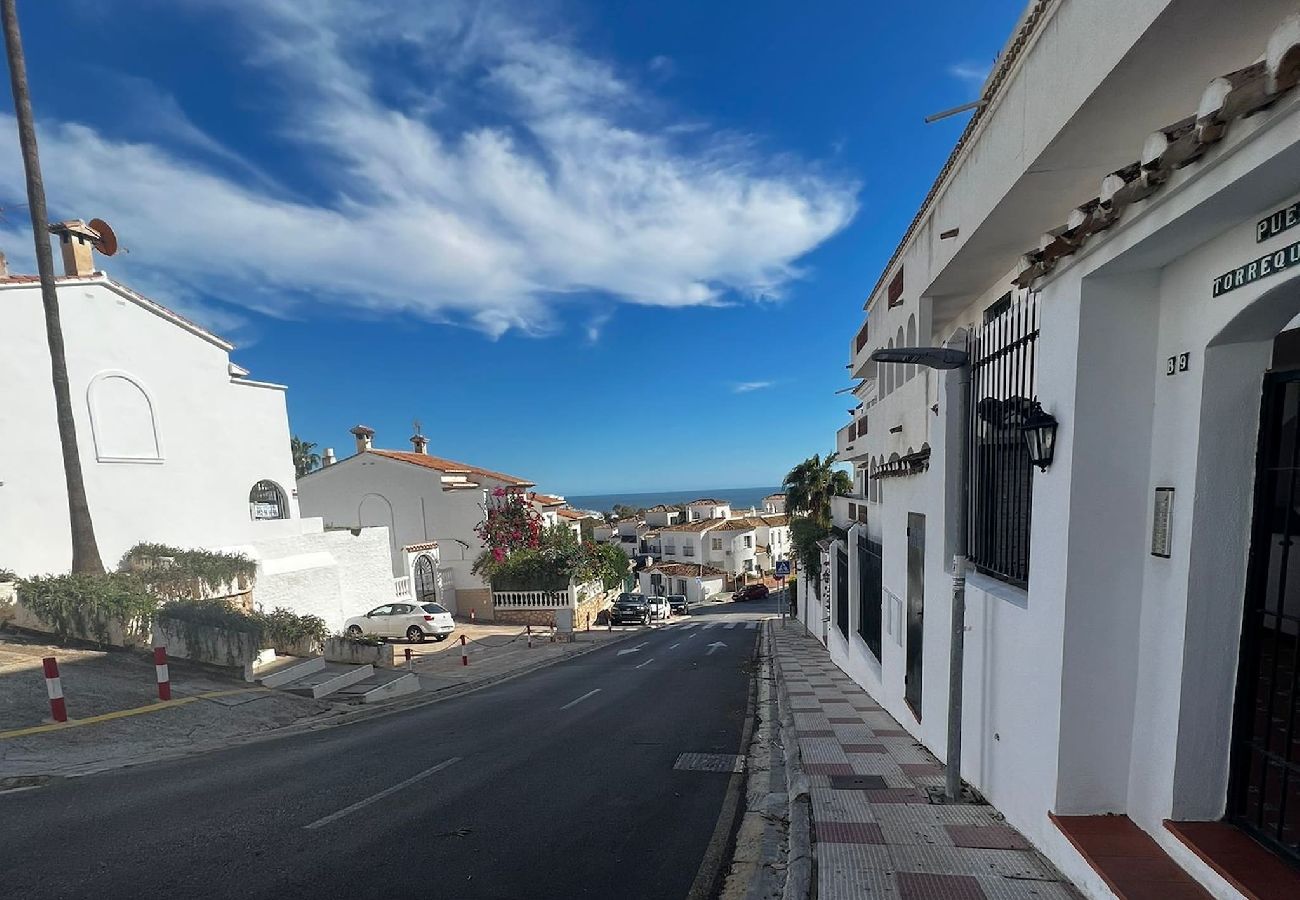 Apartment in Benalmádena - Quiet Apartment In Torrequebrada