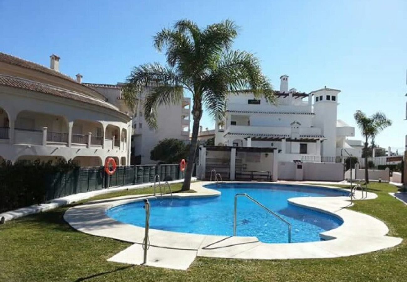 Apartment in Benalmádena - Quiet Apartment In Torrequebrada