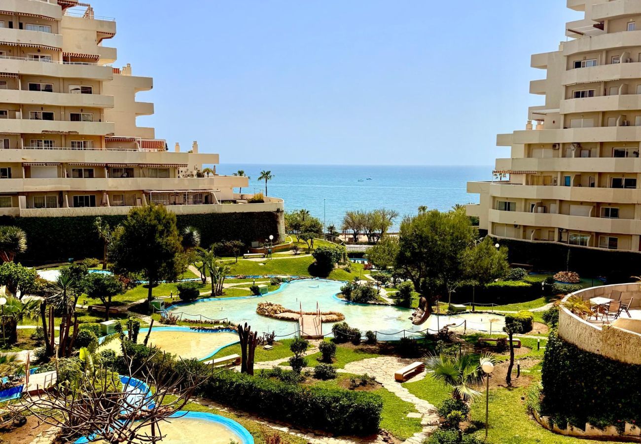 Apartment in Benalmádena - Benalbeach Apartment with Sea & Garden View 
