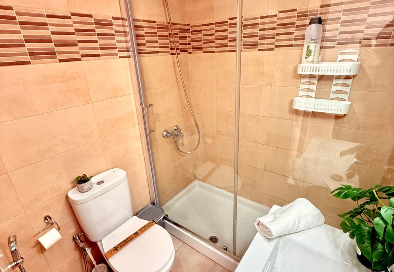 Apartment in Benalmádena - Benalbeach Apartment with Sea & Garden View 