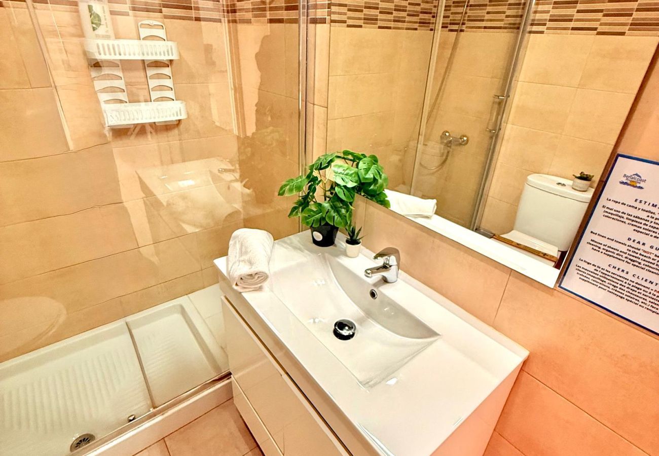 Apartment in Benalmádena - Benalbeach Apartment with Sea & Garden View 