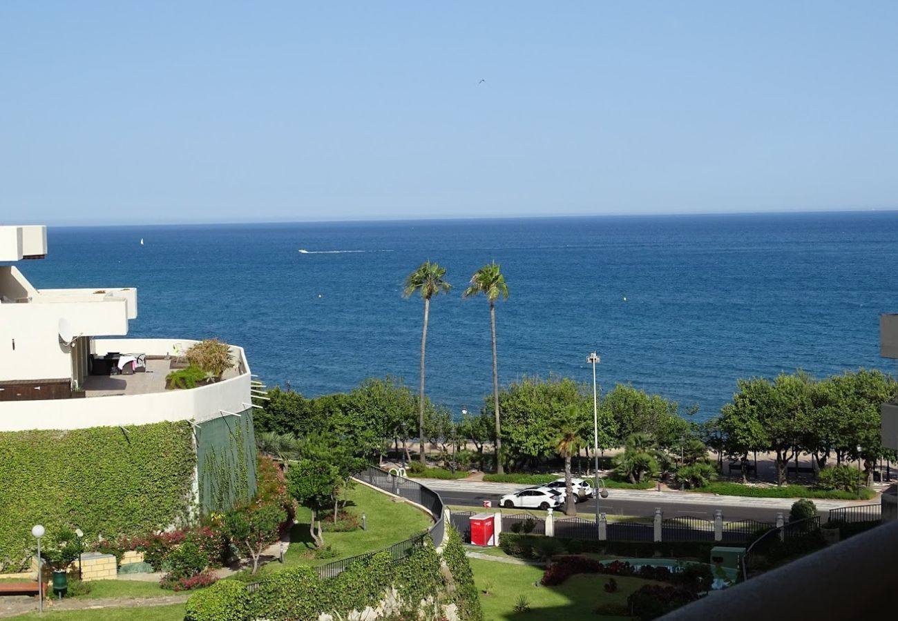 Apartment in Benalmádena - Benalmadena Front Line Sea View 1 Bedroom Large Apartment