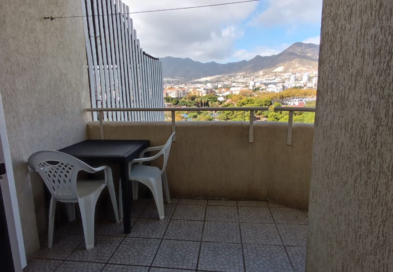 Studio in Benalmádena - Cozy Studio with Mountain View Benalbeach