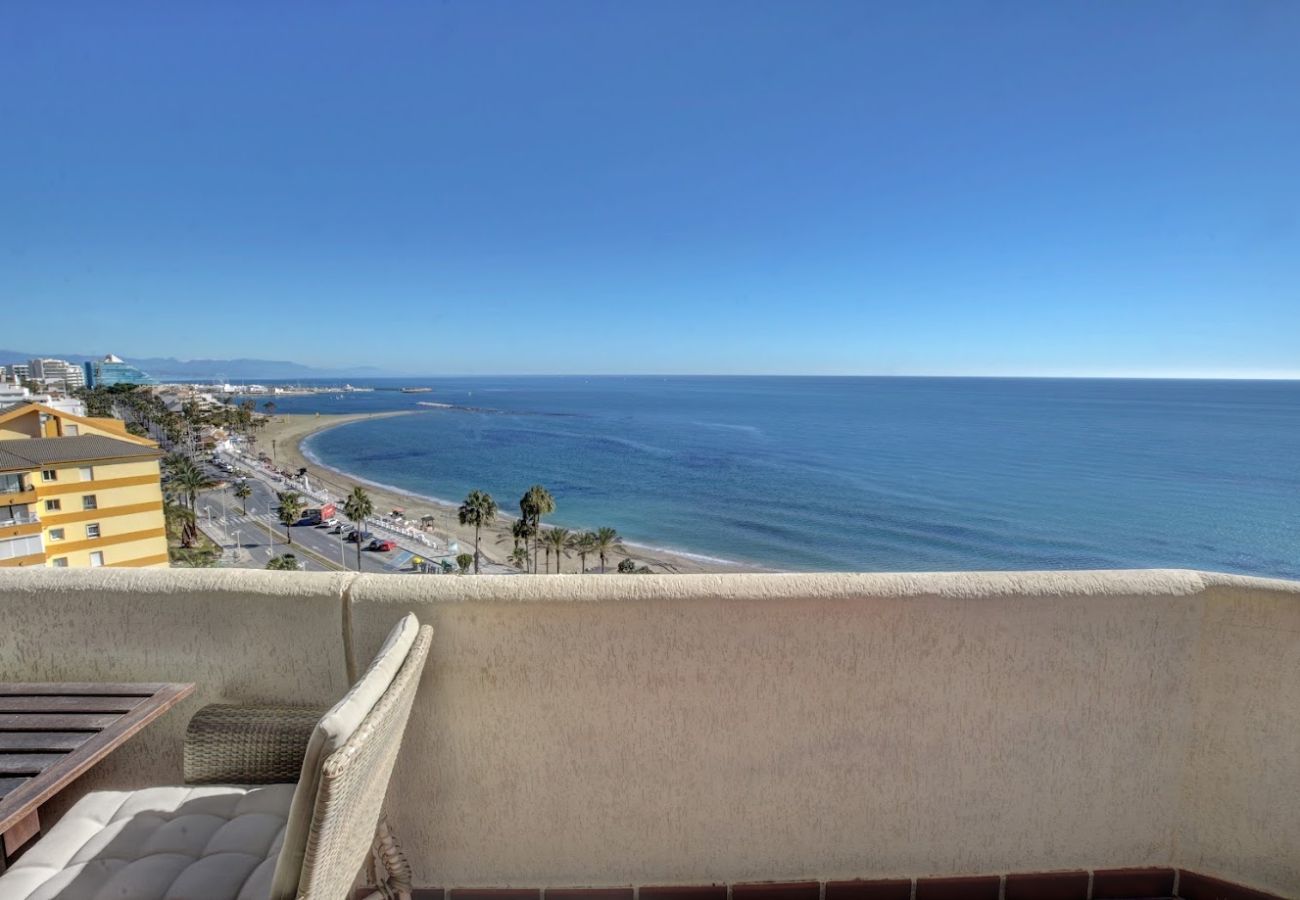 Apartment in Benalmádena - Deluxe Large Apartment with Sea Views Benalbeach