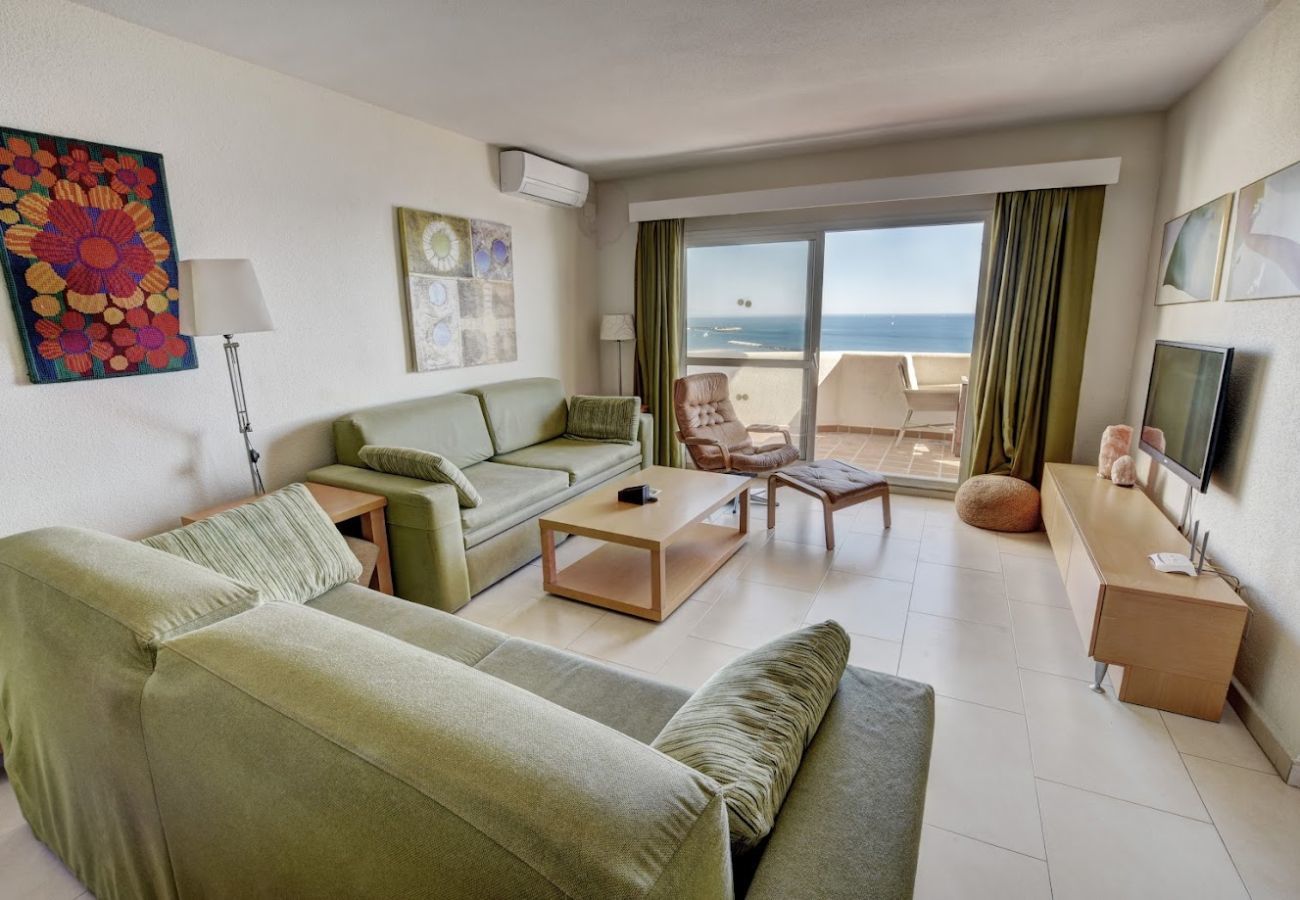 Apartment in Benalmádena - Deluxe Large Apartment with Sea Views Benalbeach