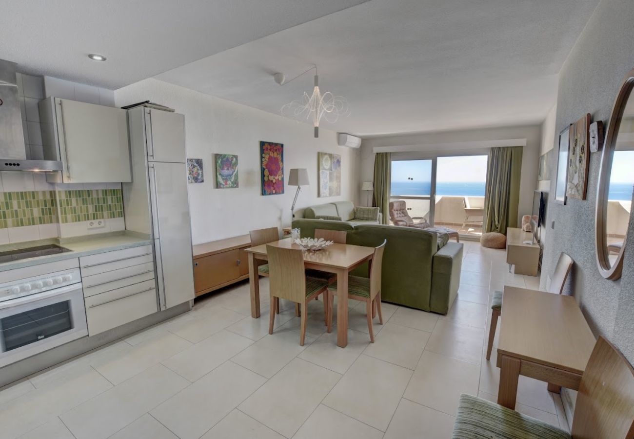 Apartment in Benalmádena - Deluxe Large Apartment with Sea Views Benalbeach