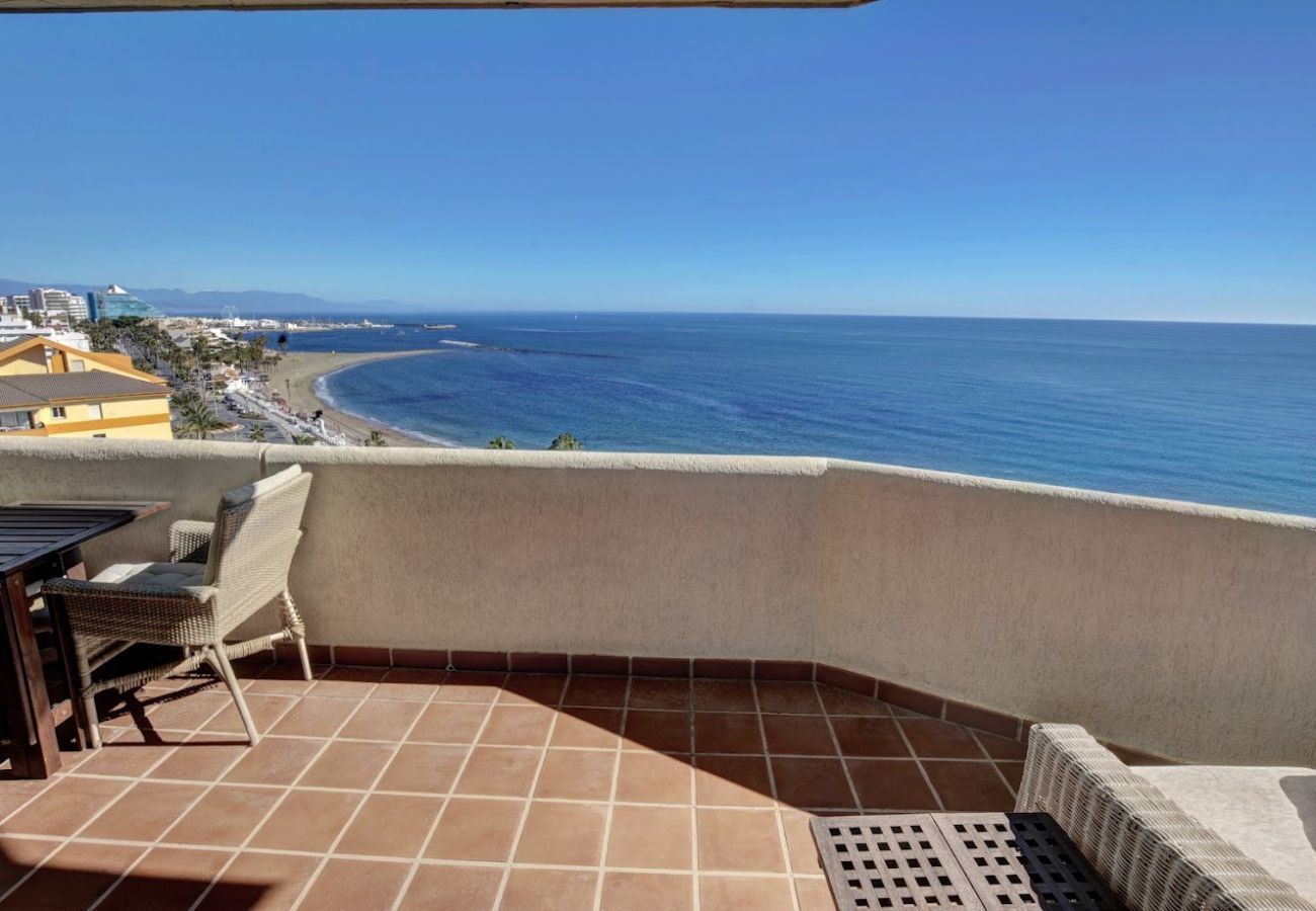 Apartment in Benalmádena - Deluxe Large Apartment with Sea Views Benalbeach