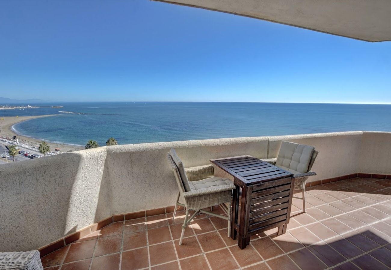 Apartment in Benalmádena - Deluxe Large Apartment with Sea Views Benalbeach