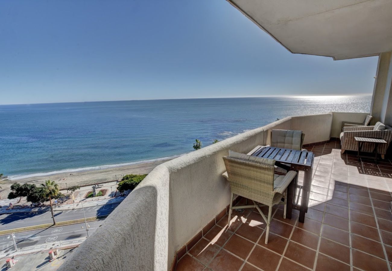 Apartment in Benalmádena - Deluxe Large Apartment with Sea Views Benalbeach